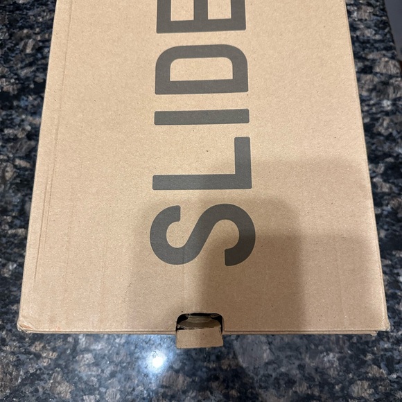 adidas Yeezy Slide Originals - Picture 9 of 10